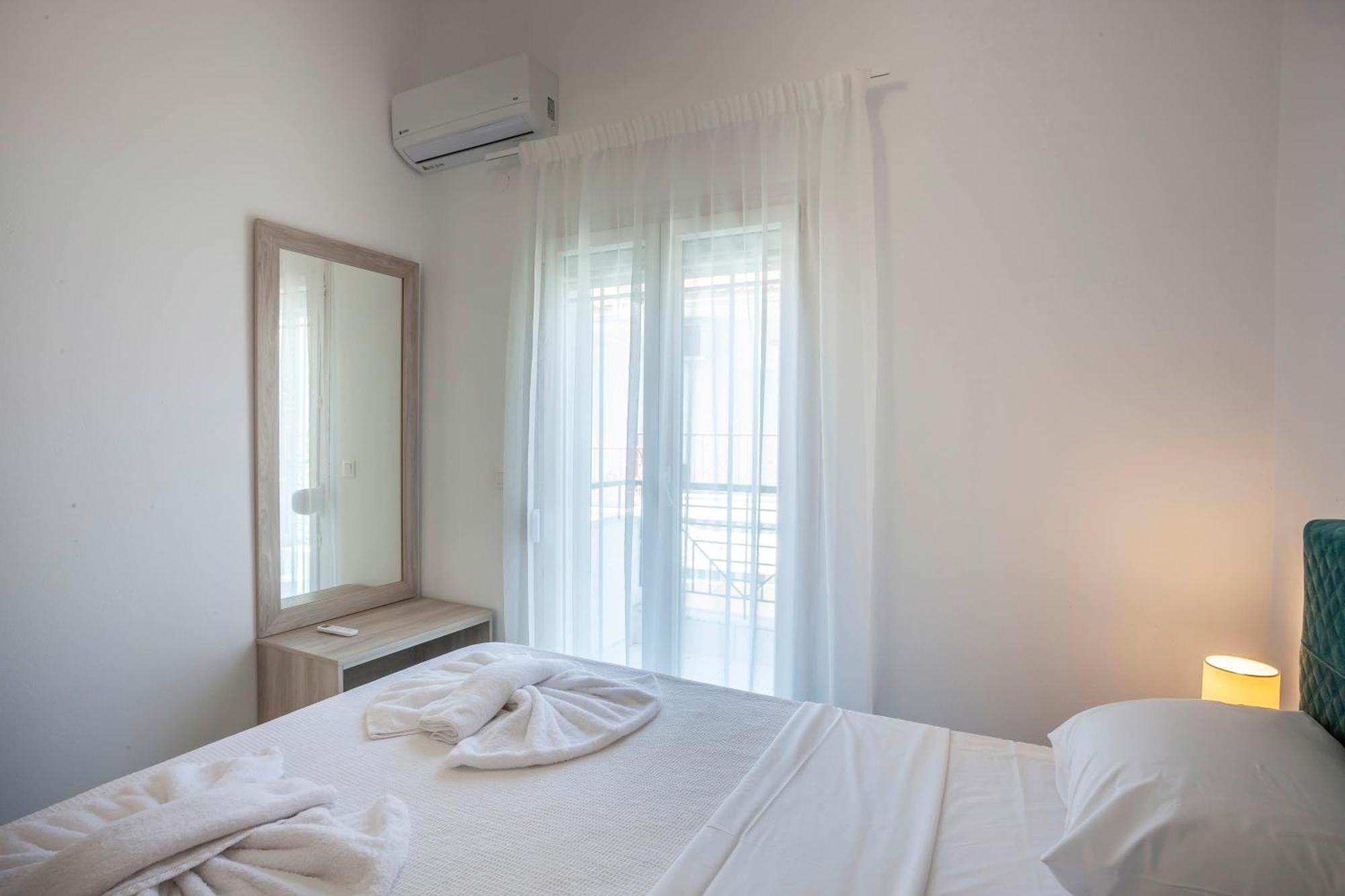 Aris Luxury Apartments Pefkochori Eksteriør bilde