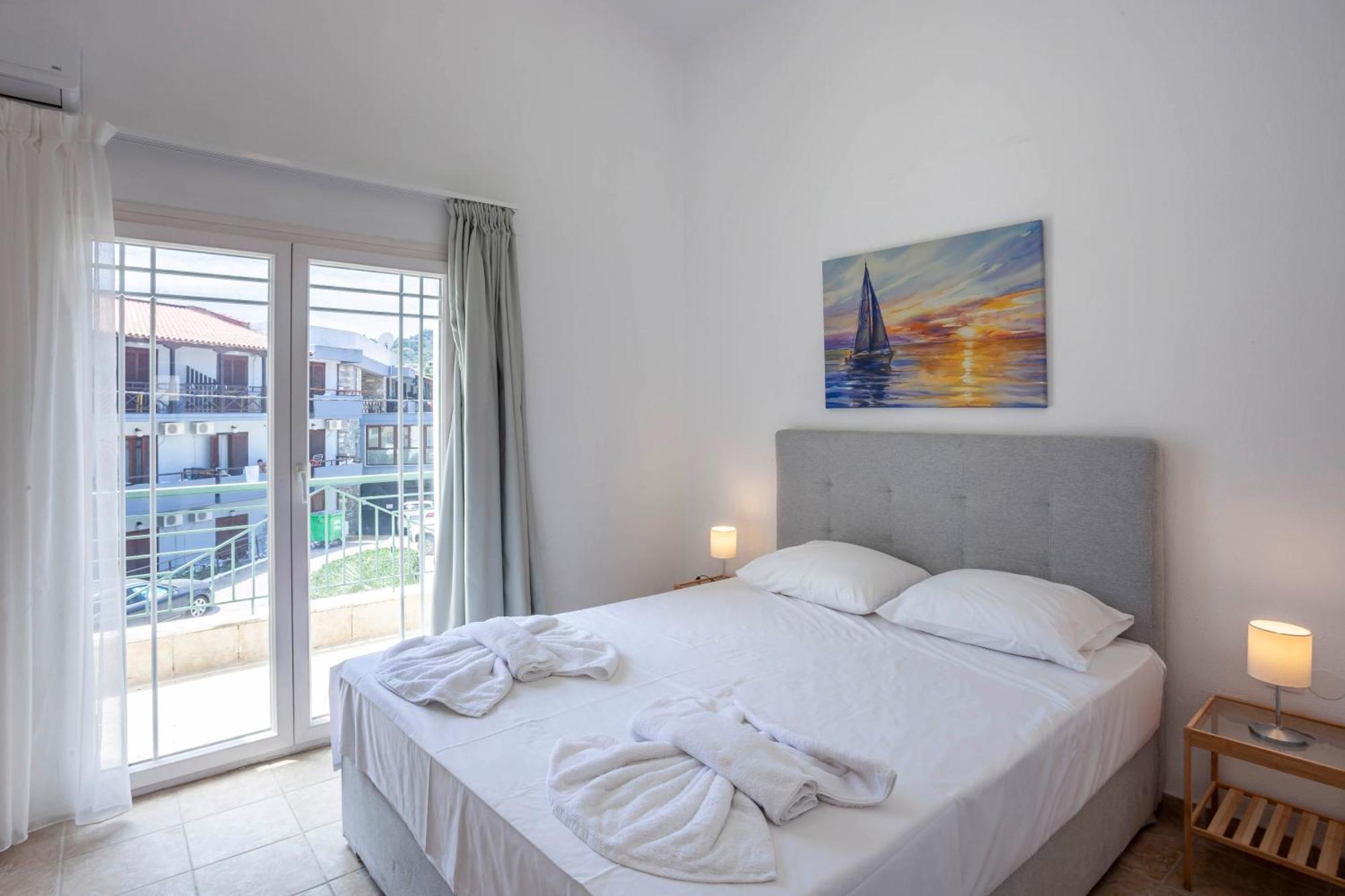 Aris Luxury Apartments Pefkochori Eksteriør bilde